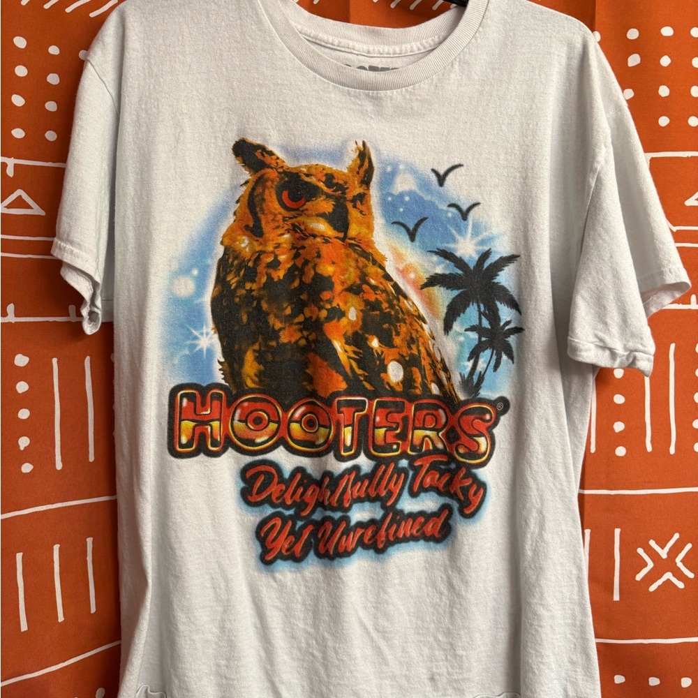 Hooters Graphic T-Shirt Mens L